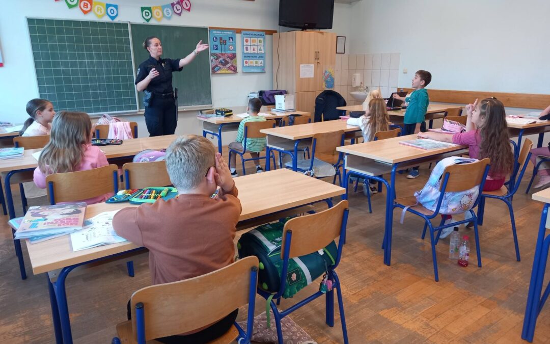 Predavanje o sigurnosti u prometu za učenike 1. razreda